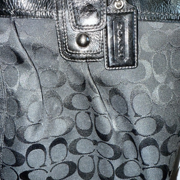 Signature Coach Handbag - Picture 3 of 5